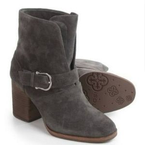 New Isola Lavoy Sz 9.5 grey suede booties